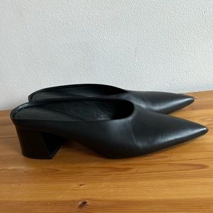 Vince “Ralston” mules 🖤 very chic, worn a couple times